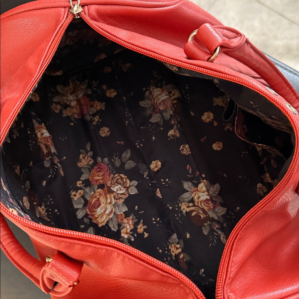 CAPRESE Stylish Red Handbag with Eyelet Design - Picture 9 of 16